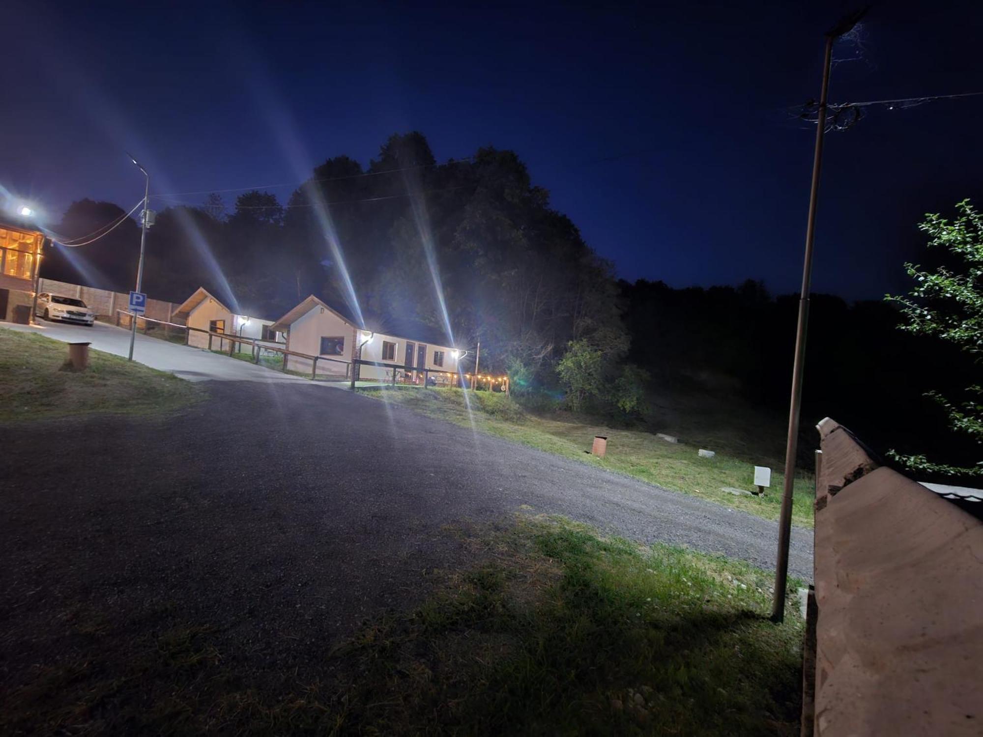 Hotel Popas Momaia Curtea de Argeş Esterno foto